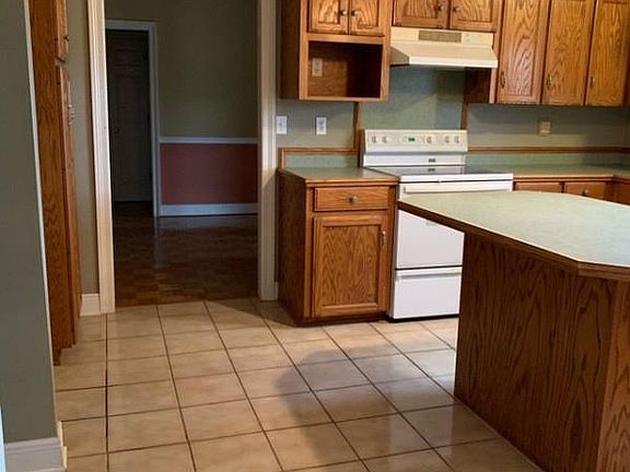 4th image of 318 Herlil Cir