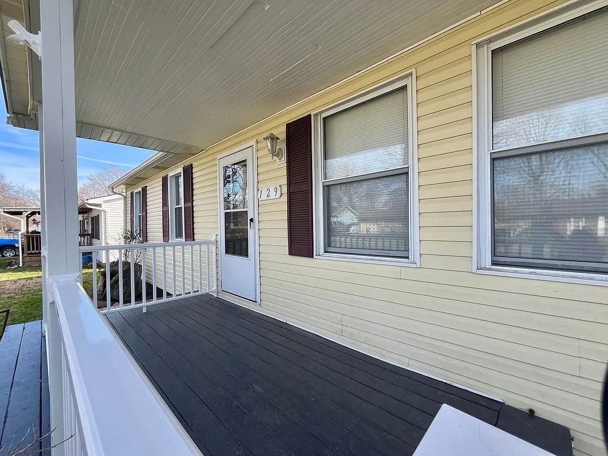 Building Photo - 129 Troeckler Ln