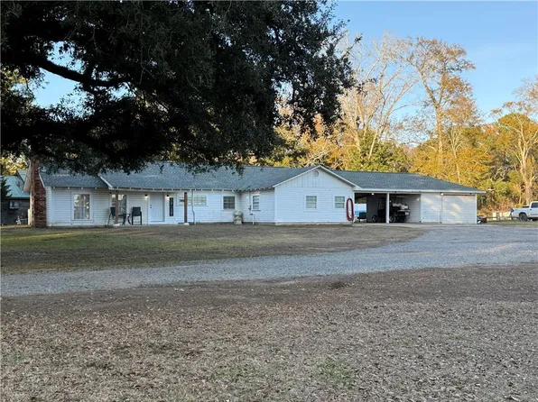 13701 Tram Ave, Bayou La Batre, AL 36509