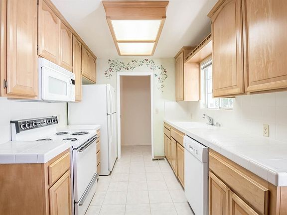 5th image of 6812 Mariposa Ave