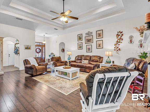 5th image of 803 Summer Lake St