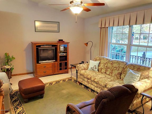 3rd image of 2141 Northside Dr