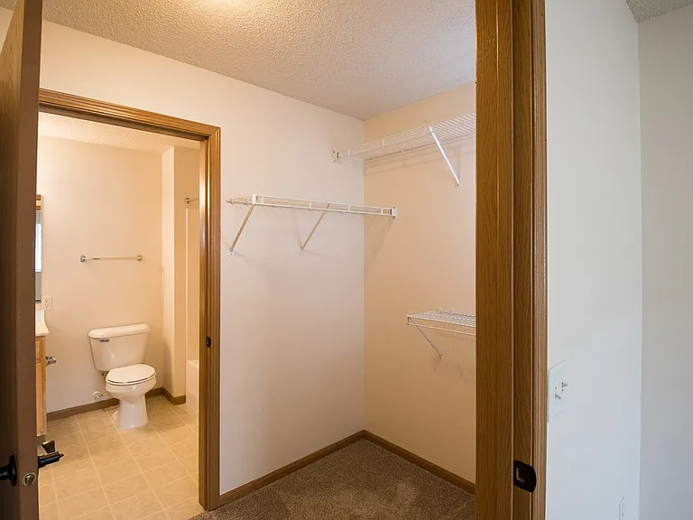 Pheasant Run Apartments — Photo 11