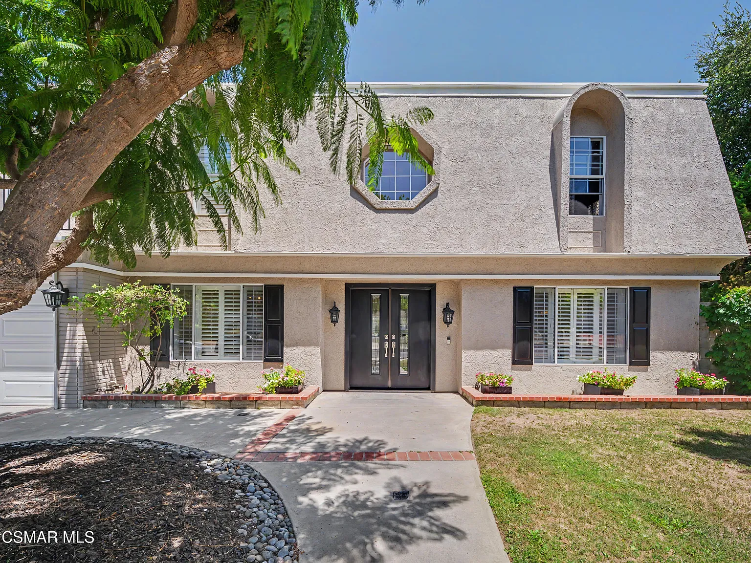 5 bed, 3198 sqft, $9,800 — Photo 3