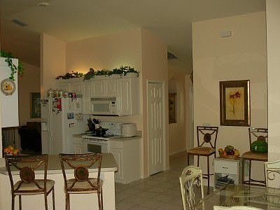 3rd image of 522 SE 10th St