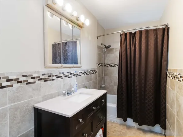 90-10 32nd Avenue image 14 of 19