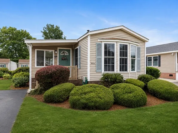 7 Robert Rd, Plainville, MA 02762