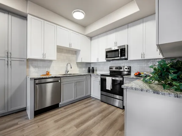 Granite Mountain Apartments