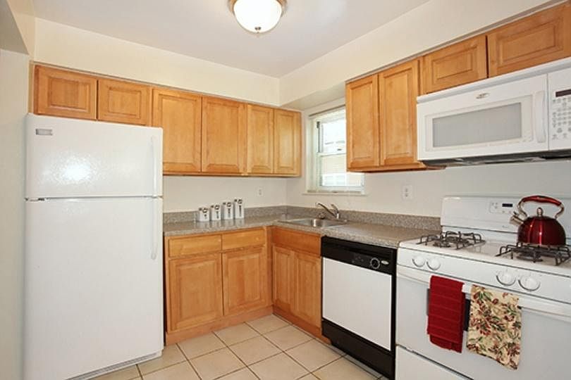 1st image of 48 Henry Ct #9406183