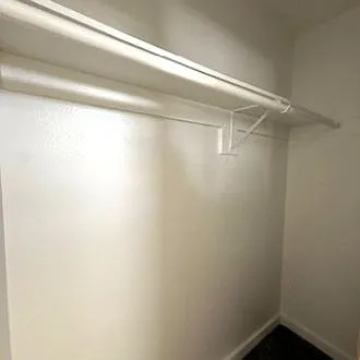 Pacific Shore Apartments — Photo 14