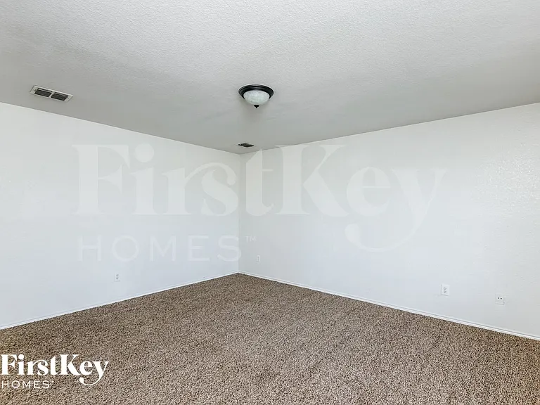 1317 Castle Ridge Rd — Photo 11