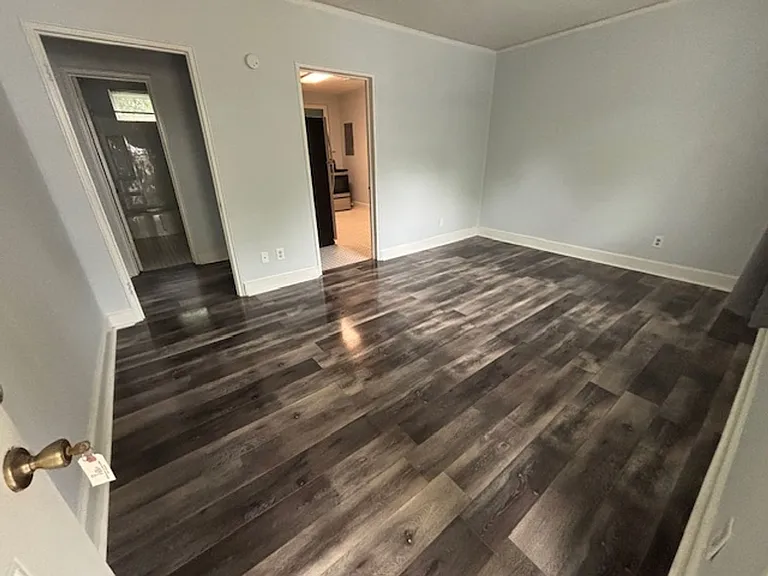 932 Munsen Spring Dr — Photo 3