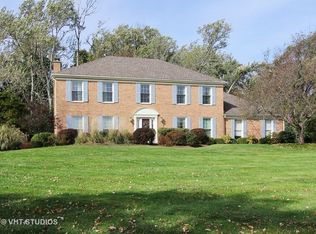 25820 Oak Hills Rd, Lake Barrington, IL 60010