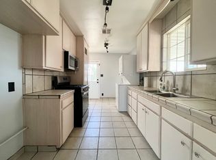 22 Real Rd, Bakersfield, CA 93309