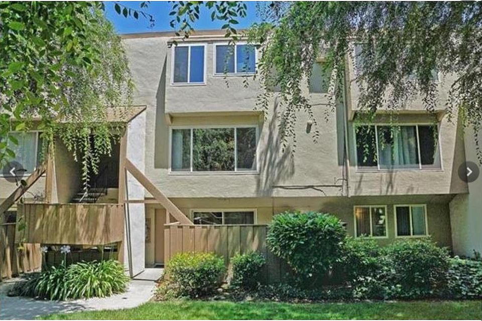 1st image of 490 Auburn Way APT 9