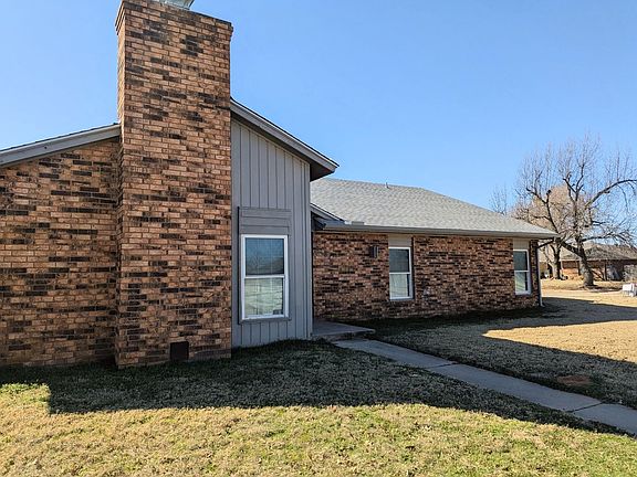 4th image of 9104 Brookwood Dr