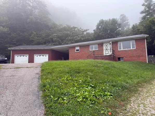 1044 State Highway 1426, Banner, KY 41603