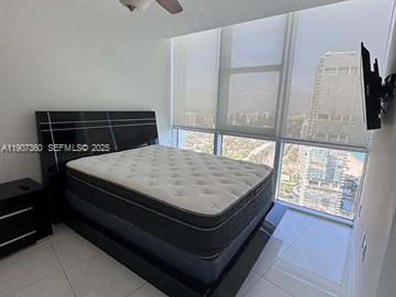 5th image of 18201 Collins Ave #5402