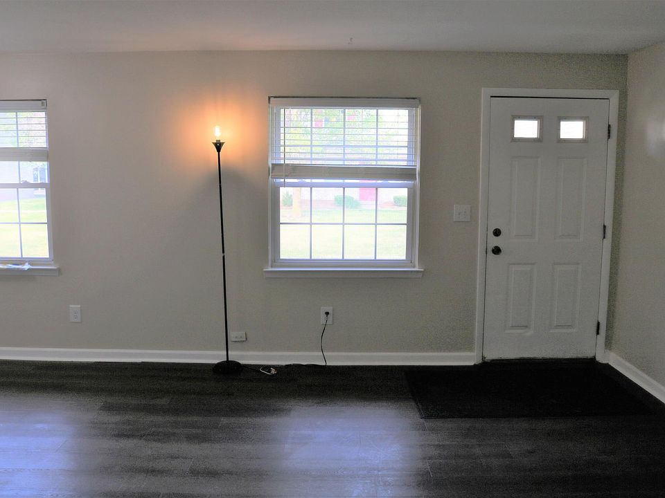 1st image of 138 Princeton Dr #138