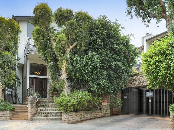 2nd image of 16030 Moorpark St APT 1