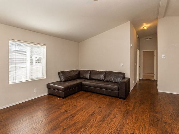 3rd image of 1134 W Sunny Creek Cir