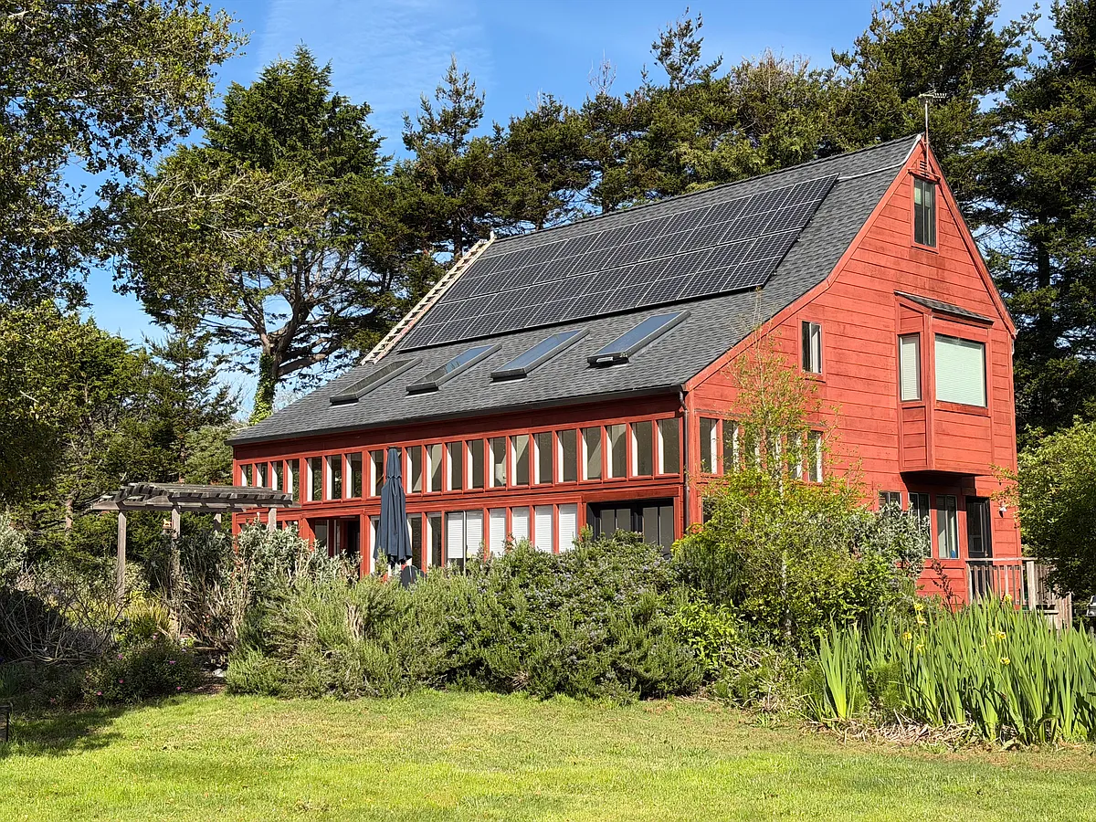 Building Photo - 1815 Shoreline Hwy