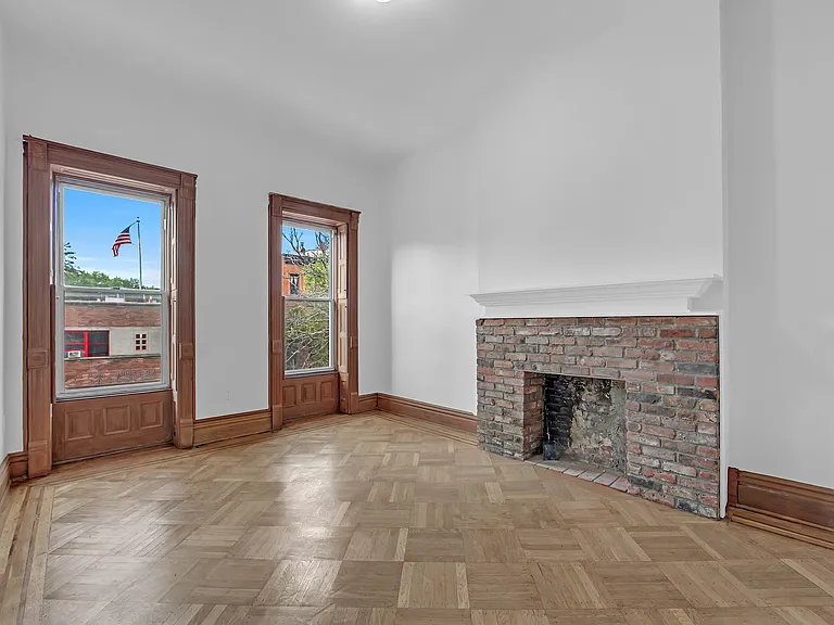 490 Hancock St #TOP — Photo 3