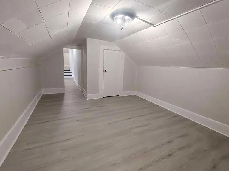 317 E Washington St #3 — Photo 15