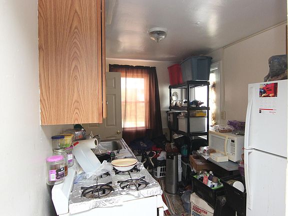 4th image of 1111-1115 E Hines Ave