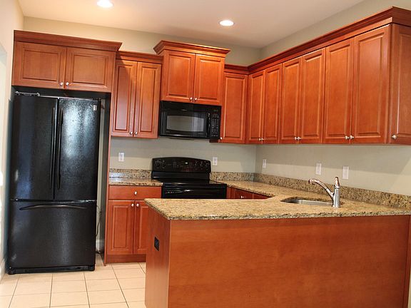 Eat-in Kitchen