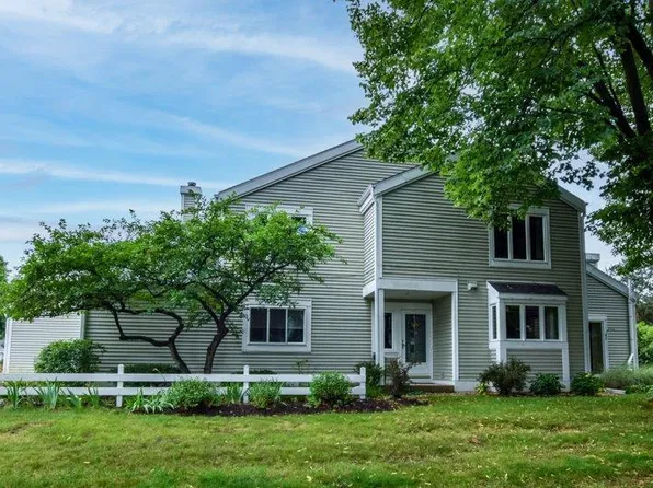 143 Pine Ridge Trail, Madison, WI 53717