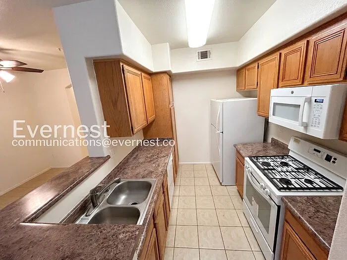 7123 S Durango Dr — Photo 4