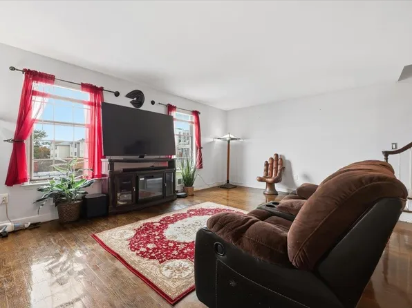 3617 Lincoln Terrace image 4 of 30