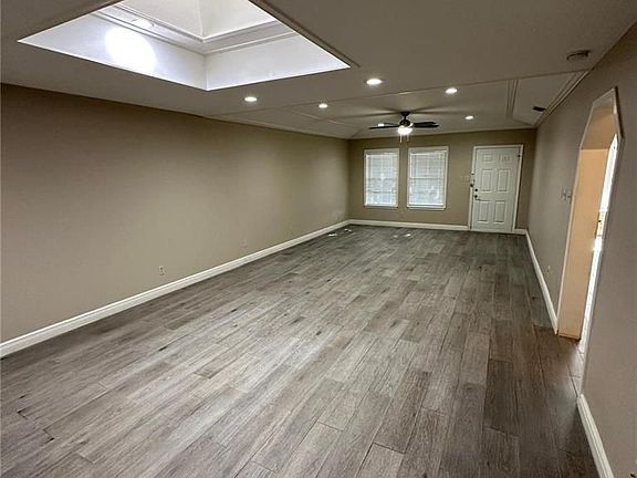 2nd image of 301 La Vista Ave #32