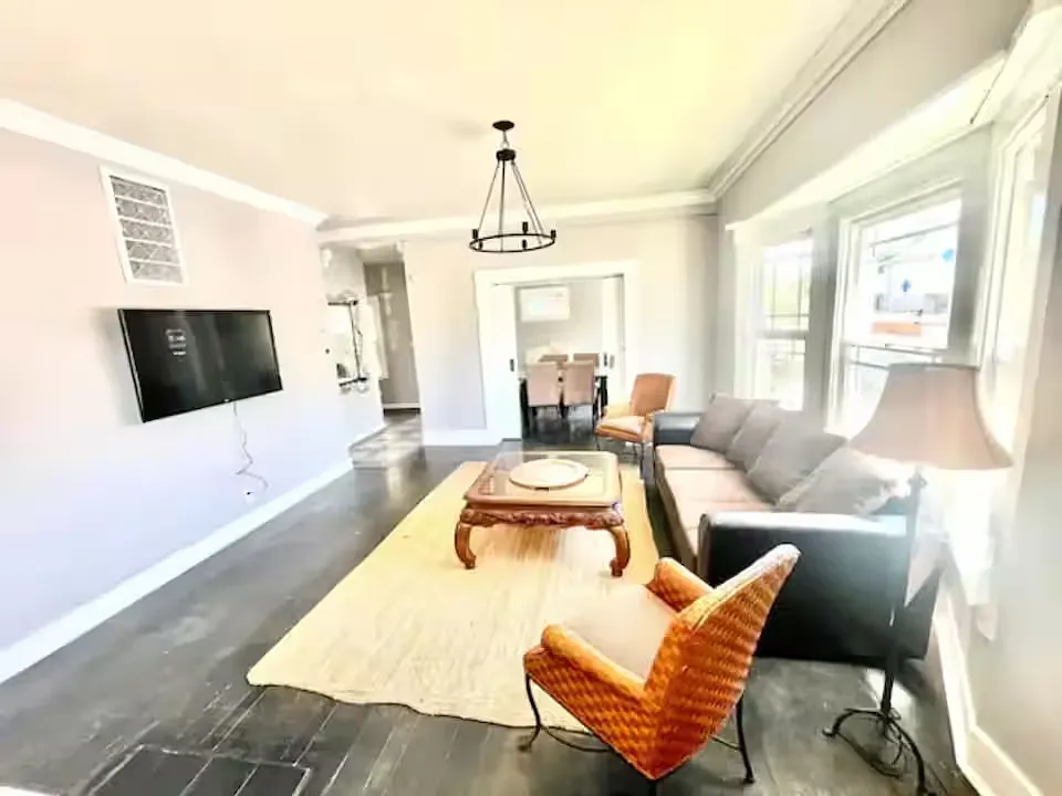 2 bed, 1500 sqft, $3,350 — Photo 2