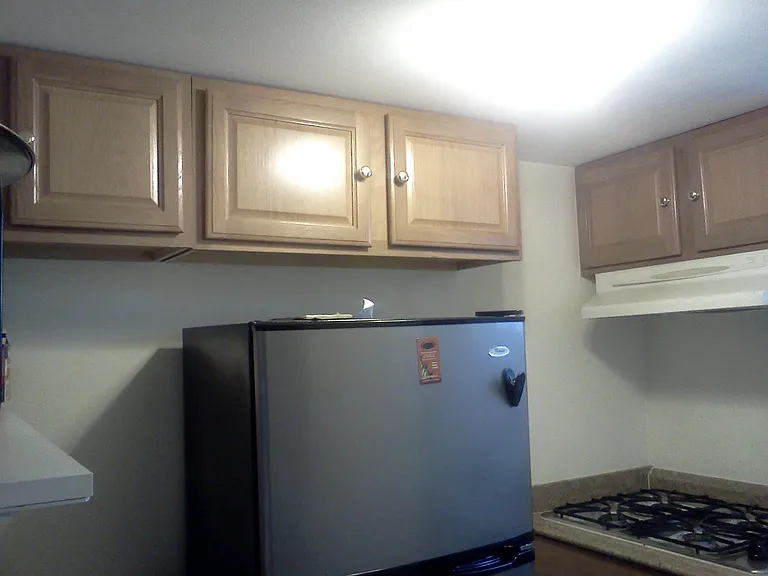 610 Houston Ct — Photo 4