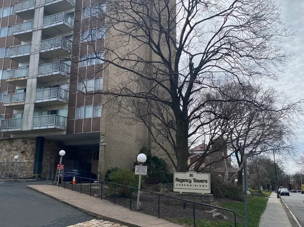 30 Woodland Street APT 3G, Hartford, CT 06105