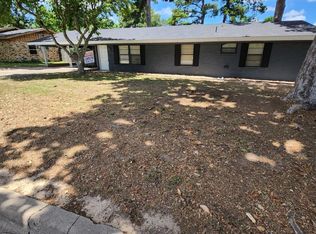 606 Colonial Dr, Athens, TX 75751