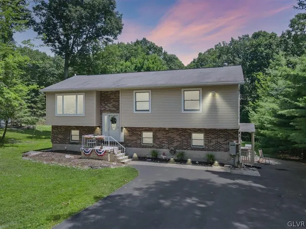 22 Lenape Dr, East Stroudsburg, PA 18302