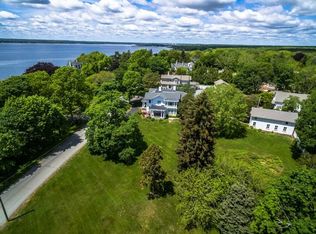 52 Nayatt Rd, Barrington, RI 02806