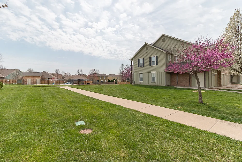 2 bed, 1605 sqft, $1,750 — Photo 4