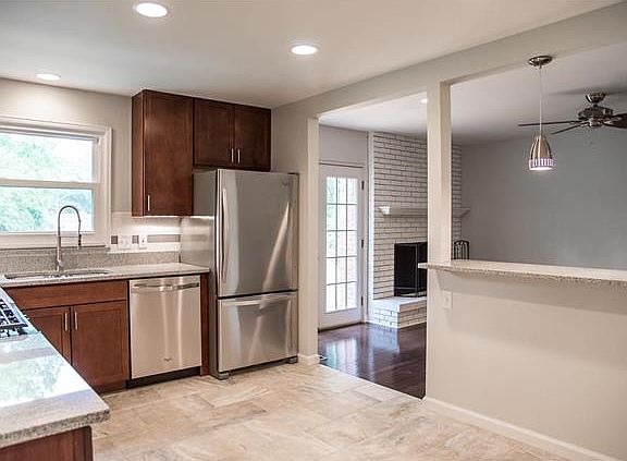 4th image of 4338 Blythewood Dr