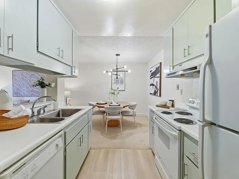 1305 Webster St #C202 — Photo 2