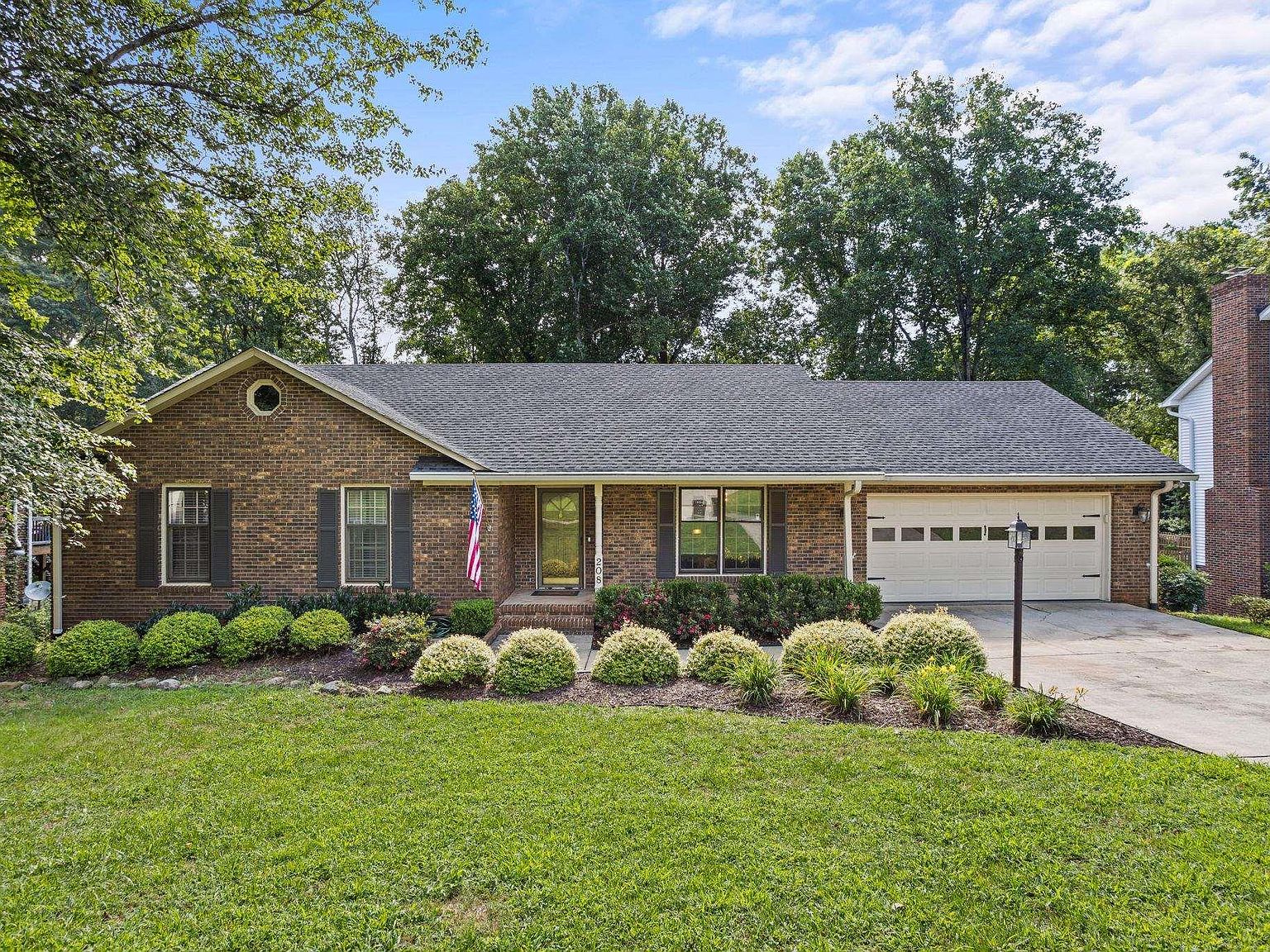 208 W Silverleaf St, Greer, SC 29650 Zillow