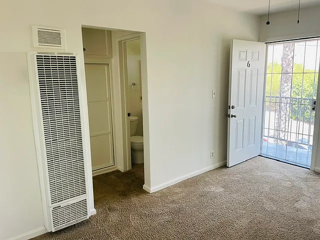 955 Hillcrest St #6 — Photo 6
