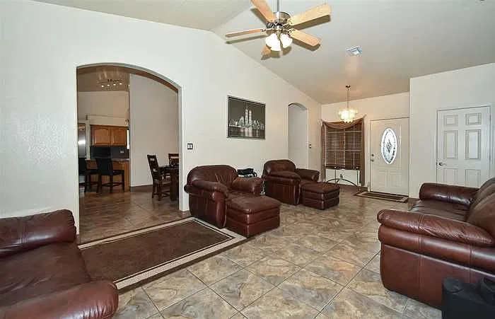3936 W 27th Ln — Photo 3