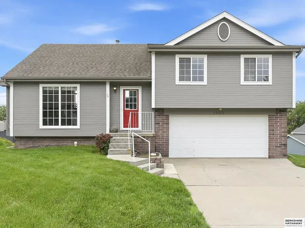1905 Yorktown St, Bellevue, NE 68123
