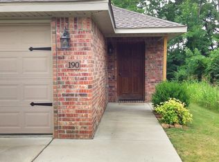 190 S Woodsprings Dr, Fayetteville, AR 72701