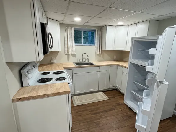 (undisclosed Address), Miller Place, NY 11764