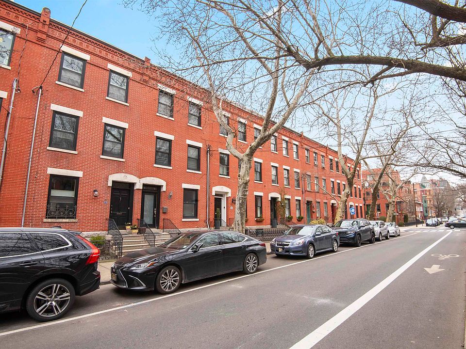 2nd image of 212 11th St
